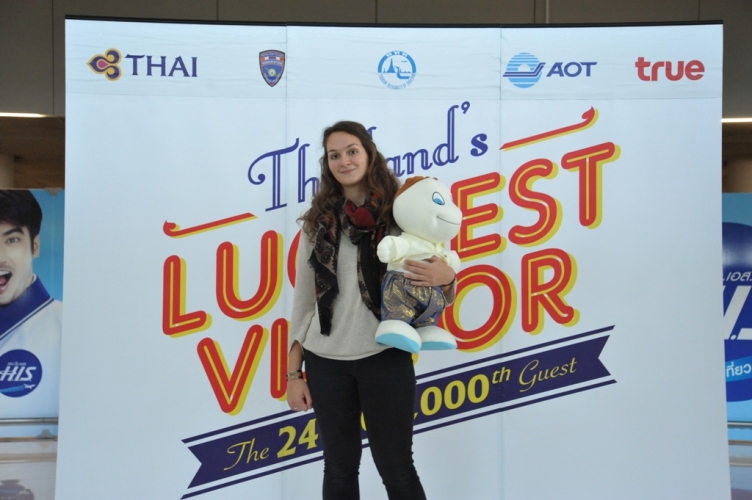 TAT to host a gracious welcome for 24 millionth visitor to the kingdom in 2015_2-500x3002