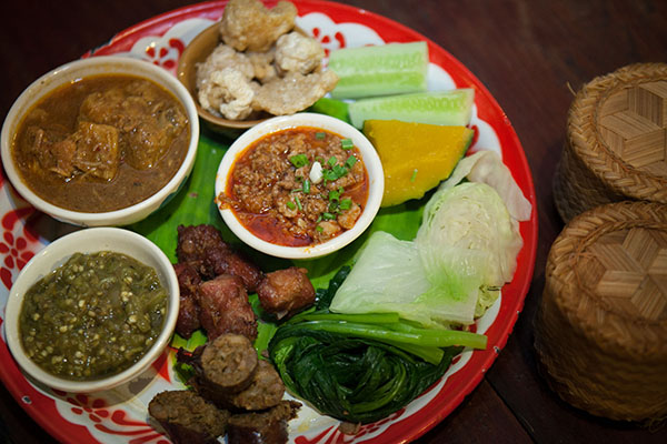 Chiang Mai Khantoke Food