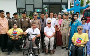 Minister Weerasak Kowsurat joins Friendly Design Trip (1)
