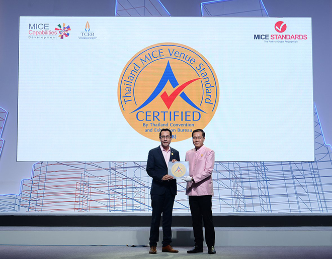 The hotel's Director of Sales Mr. Patrick Eger (left) and Thailand’s Minister of Tourism and Sports Mr. Weerasak Kowsurat