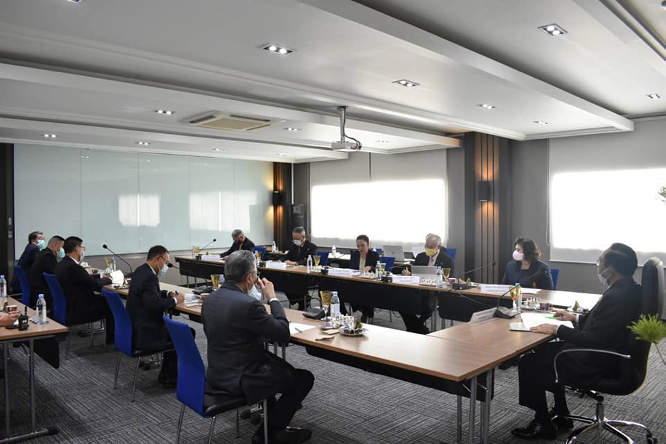 Thai Prime Minister personally discusses COVID-19 remedial actions with Thai tourism industry