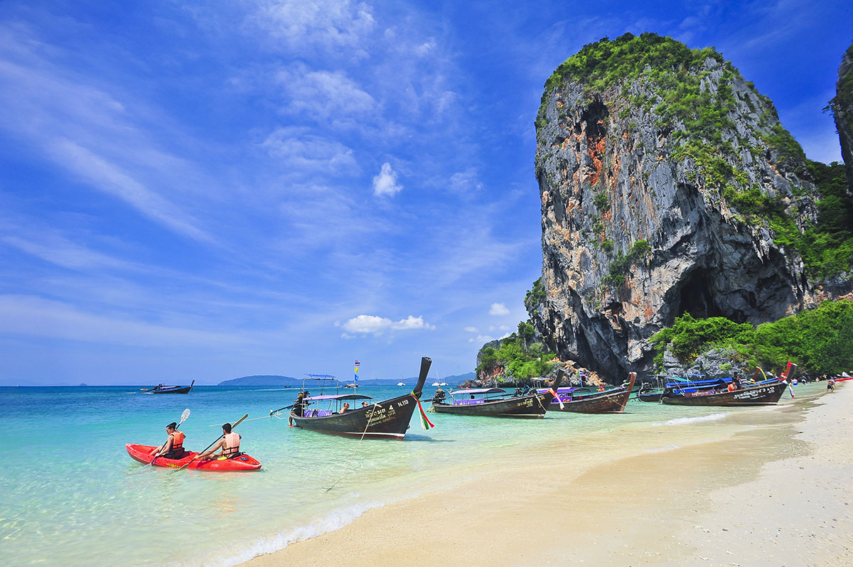 Hat-Tham-Phra-Nang,-Krabi