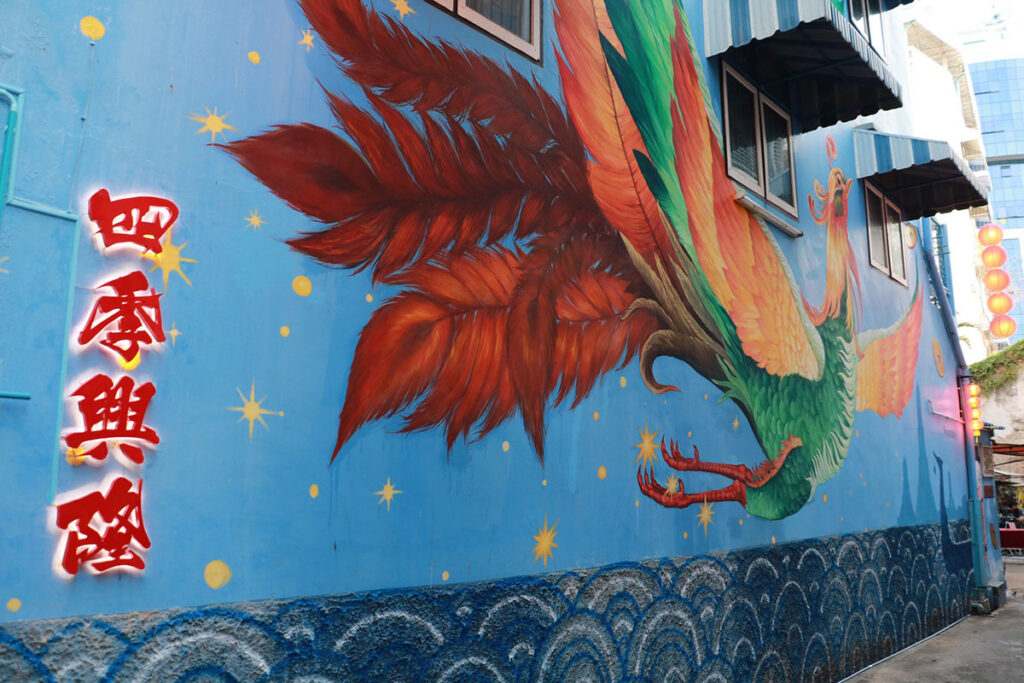 TAT presents ‘Amazing Thailand Phoenix Wall’ paintings to Bangkok’s historic Talat Noi community
