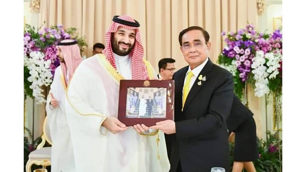 Saudi Crown Prince and PM meets Thai PM on the sidelines of APEC Summit 2022 in Bangkok