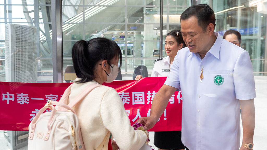 Thailand welcomes first group of Chinese tourists post pandemic
