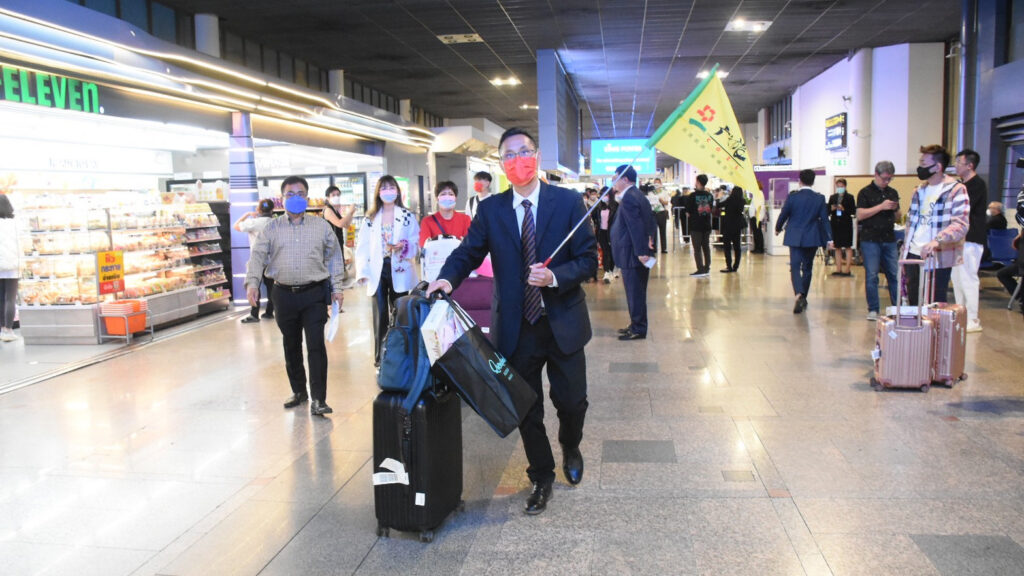 Thailand welcomes first tour groups from China