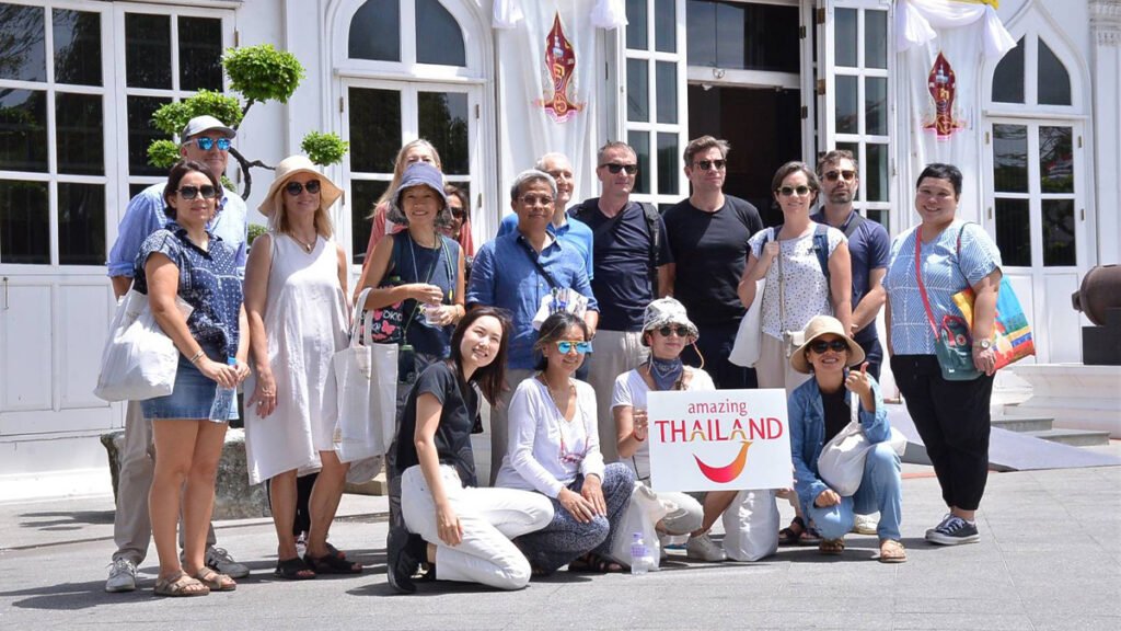 French expats enjoy one day trip of art and local experiences in Bangkok