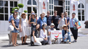 French expats enjoy one day trip of art and local experiences in Bangkok