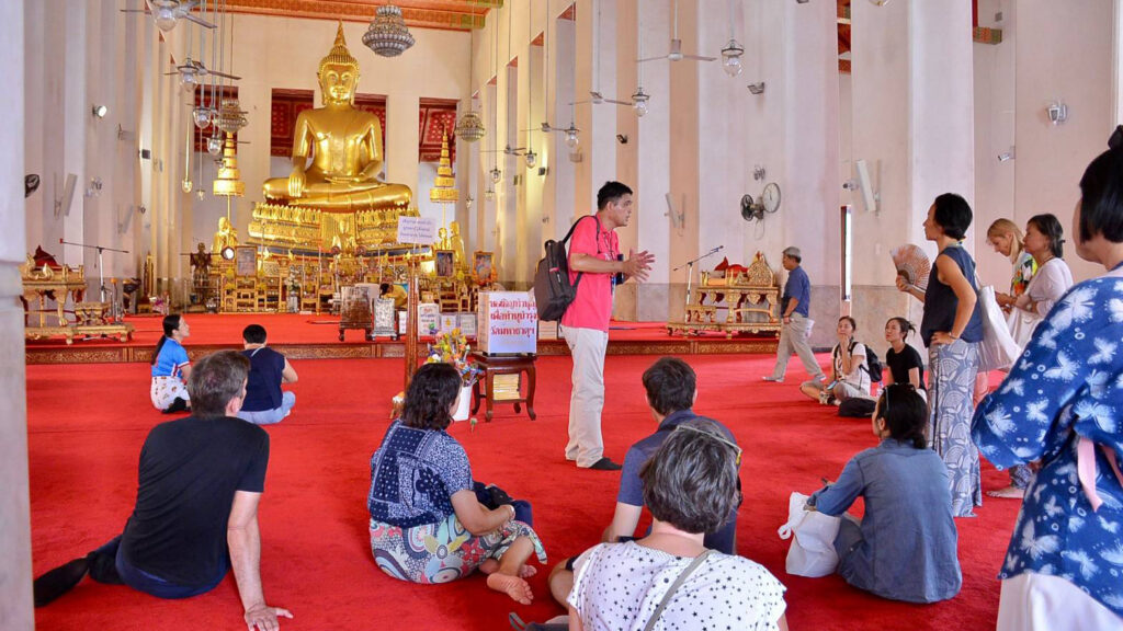 French expats enjoy one day trip of art and local experiences in Bangkok