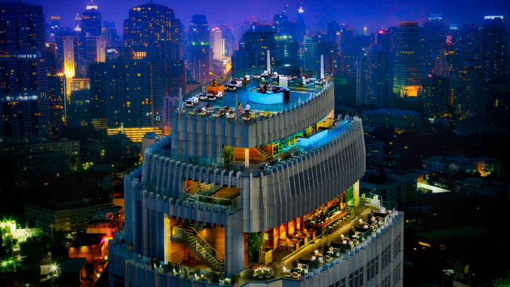 Entertainment venues in Thai tourist destinations to open until 4 am