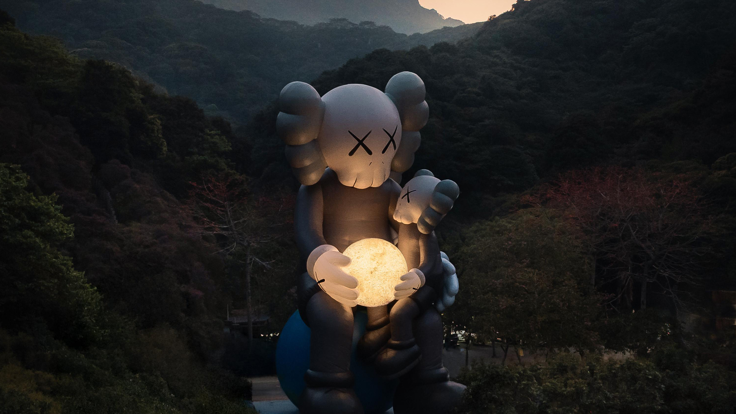 TAT Announces “KAWS:HOLIDAY” Thailand at Sanam Luang