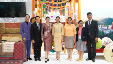 Group photo at Thailand Pavilion, ITE HCMC 2025 showcasing Thai culture and tourism promotion.