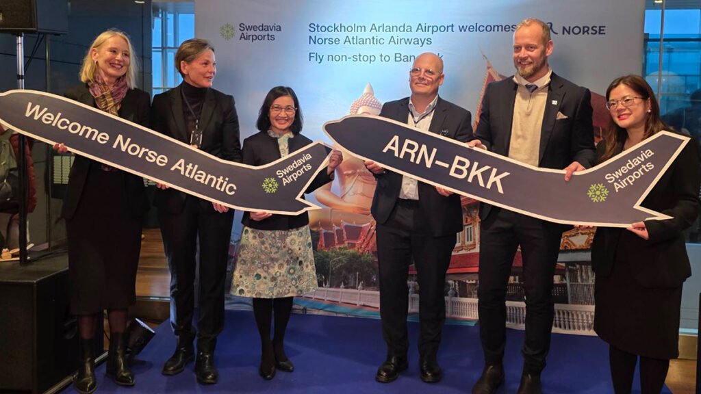 Swedavia, Norse Atlantic Airways, and TAT officials at Stockholm Arlanda Airport during the inaugural Stockholm–Bangkok flight ceremony.
