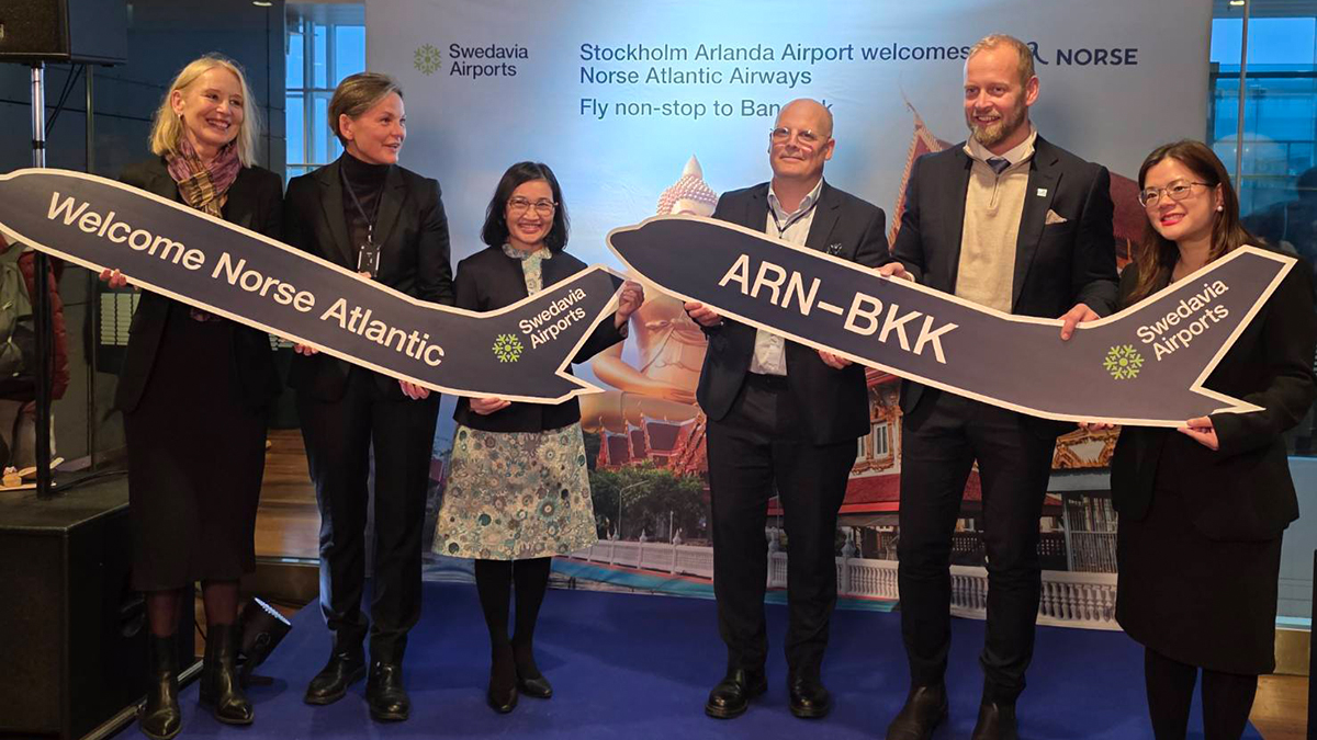 Swedavia, Norse Atlantic Airways, and TAT officials at Stockholm Arlanda Airport during the inaugural Stockholm–Bangkok flight ceremony.