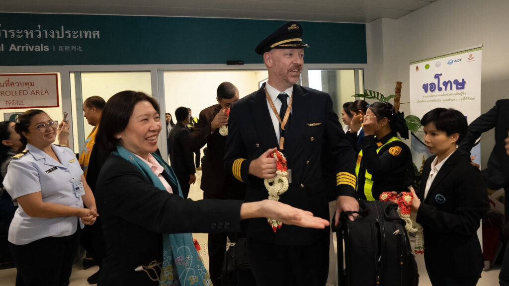 Etihad Airways captain receives a warm Thai welcome and garland upon arrival at Krabi International Airport’s first Abu Dhabi–Krabi flight.