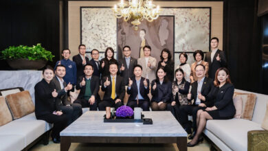Group photo of Thailand’s tourism delegation and Chinese travel executives during the Amazing Thailand Networking Dinner in Beijing, reinforcing bilateral tourism cooperation.