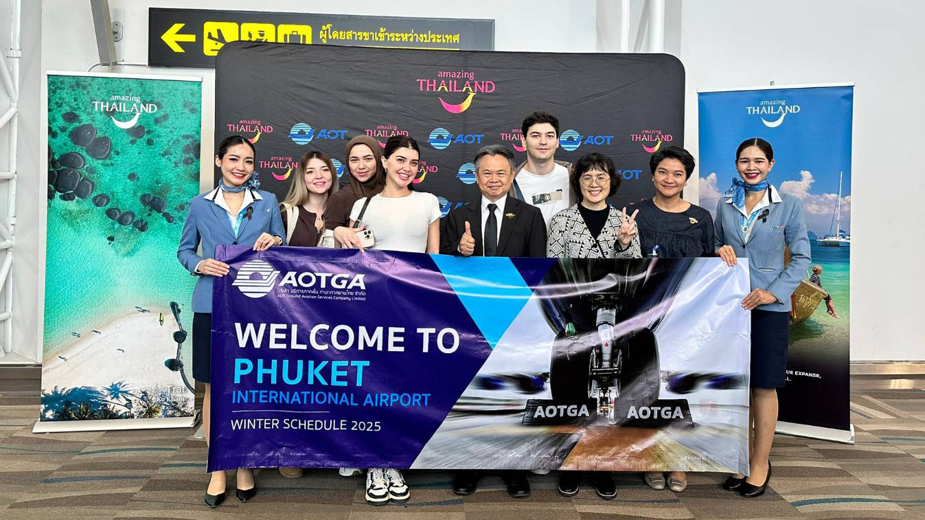 Centrum Air’s inaugural Tashkent–Phuket flight welcomed at Phuket International Airport with TAT and AOT representatives.