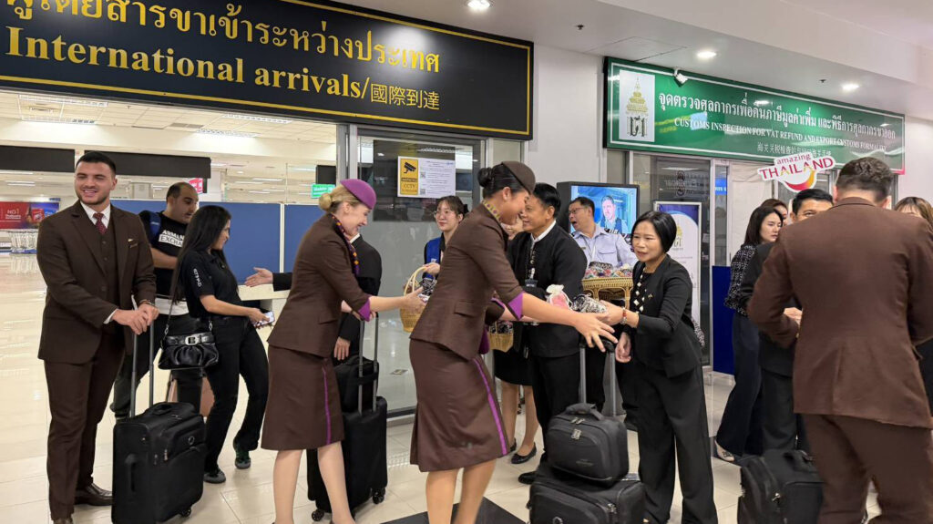 Etihad Airways cabin crew and Thai officials warmly welcome passengers arriving on the first Abu Dhabi–Chiang Mai flight at Chiang Mai International Airport.
