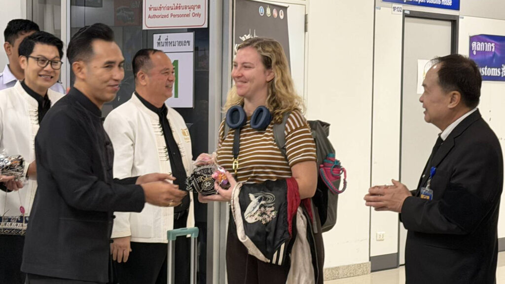 Tourism Authority of Thailand and Chiang Mai officials greet arriving passengers with souvenirs during the inaugural Etihad Airways Abu Dhabi–Chiang Mai flight ceremony.