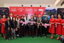 Senior TAT, Krabi Province, and Air Arabia representatives join the welcome ceremony for the inaugural Sharjah–Krabi direct flight at Krabi International Airport.