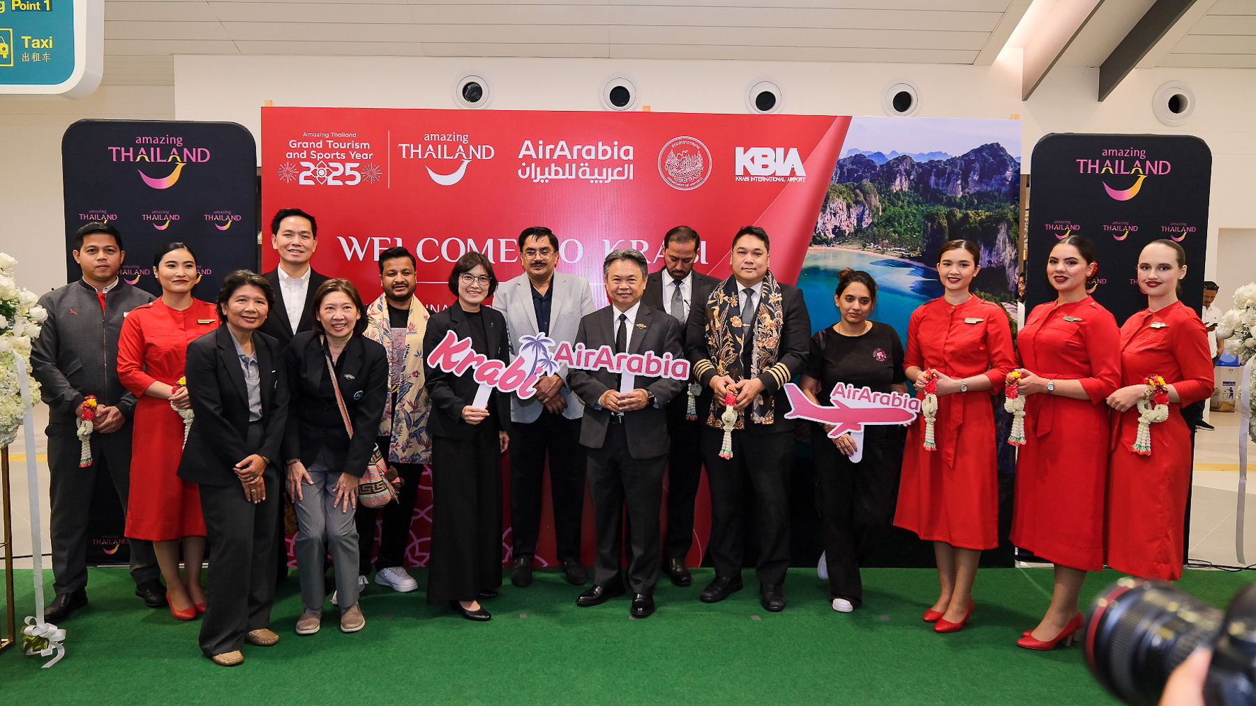 Senior TAT, Krabi Province, and Air Arabia representatives join the welcome ceremony for the inaugural Sharjah–Krabi direct flight at Krabi International Airport.