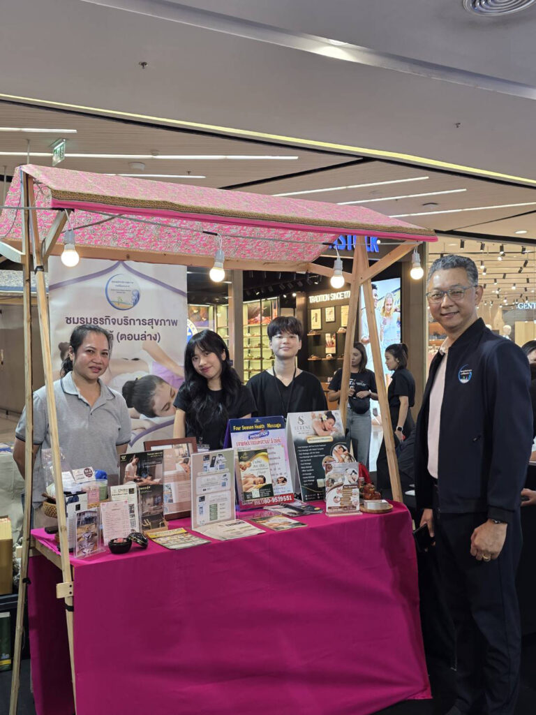 Tourism entrepreneurs present wellness and travel products to senior dignitaries attending the opening ceremony at exhibitor booths during Expat Travel Fair 2026.