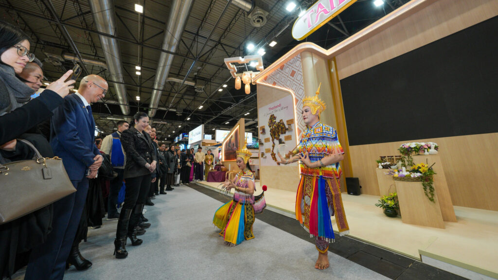 Traditional Thai dance performance welcoming visitors at the Amazing Thailand pavilion during FITUR 2026.