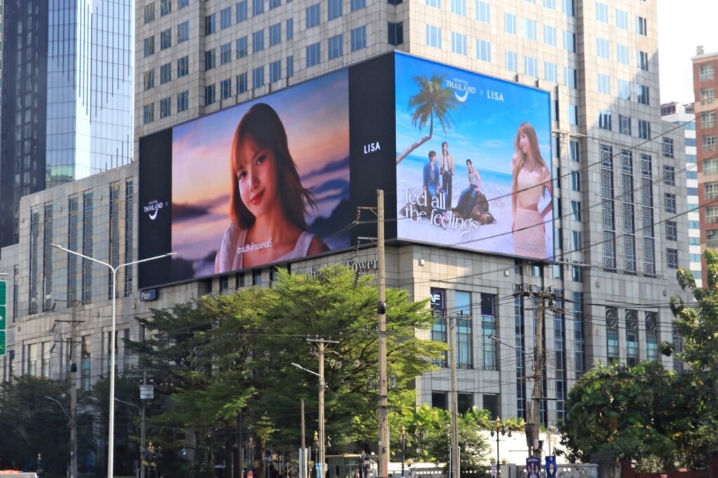 Amazing Thailand x LISA “feel all the feelings” curved digital screens at Exchange Tower, Asok Intersection, Bangkok.