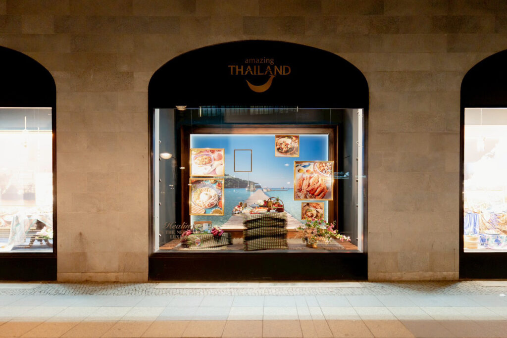 Amazing Thailand Fest 2026 window display at KaDeWe Berlin showcasing Thai cuisine and gastronomy tourism.