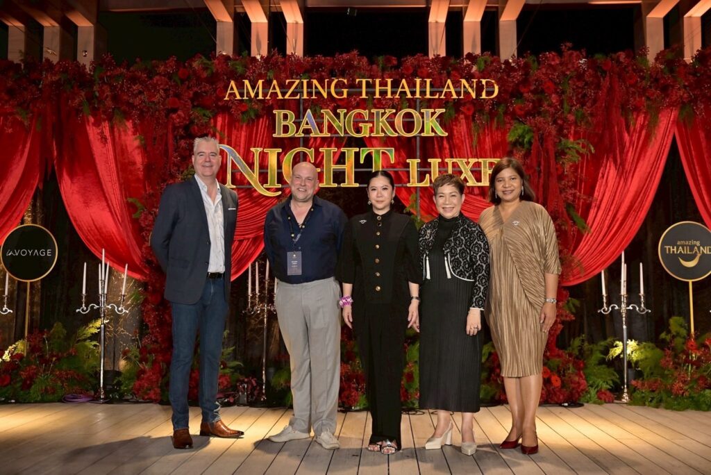 11. TAT and InVoyage executives group photo at Amazing Thailand Bangkok Night Luxe reception in Bangkok