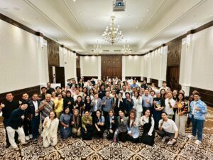 Group photo of TAT, buyers, media, and southern Thailand tourism operators at the Amazing Green Experience trade meet in Krabi.