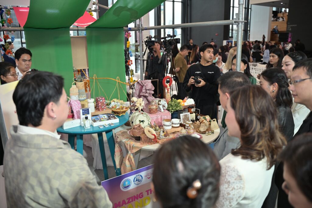 Visitors explore Thai craft, lifestyle, and community products at the Amazing Thailand Grand Sale 2026 showcase.