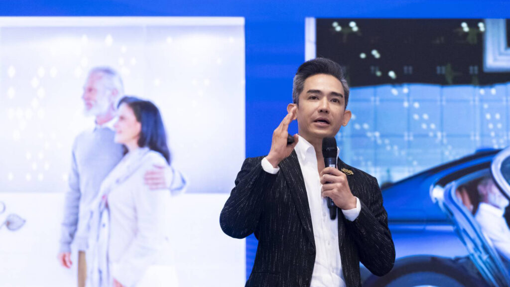 9. Thailand Privilege Card presentation highlights premium travel services for MTM 2026 buyers.