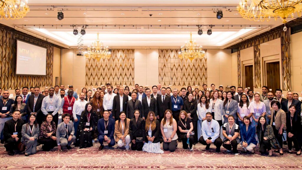 1. TAT hosts MTM 2026 group photo with Middle East and Africa buyers and Thai tourism suppliers in Bangkok.