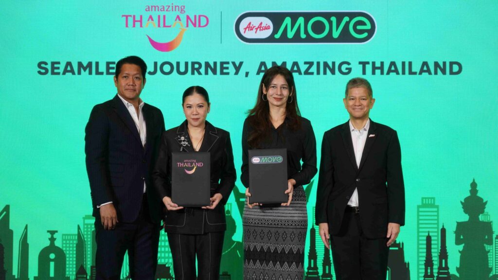 5. TAT and AirAsia MOVE representatives present the signed MOU to support digital travel promotion across Thailand.