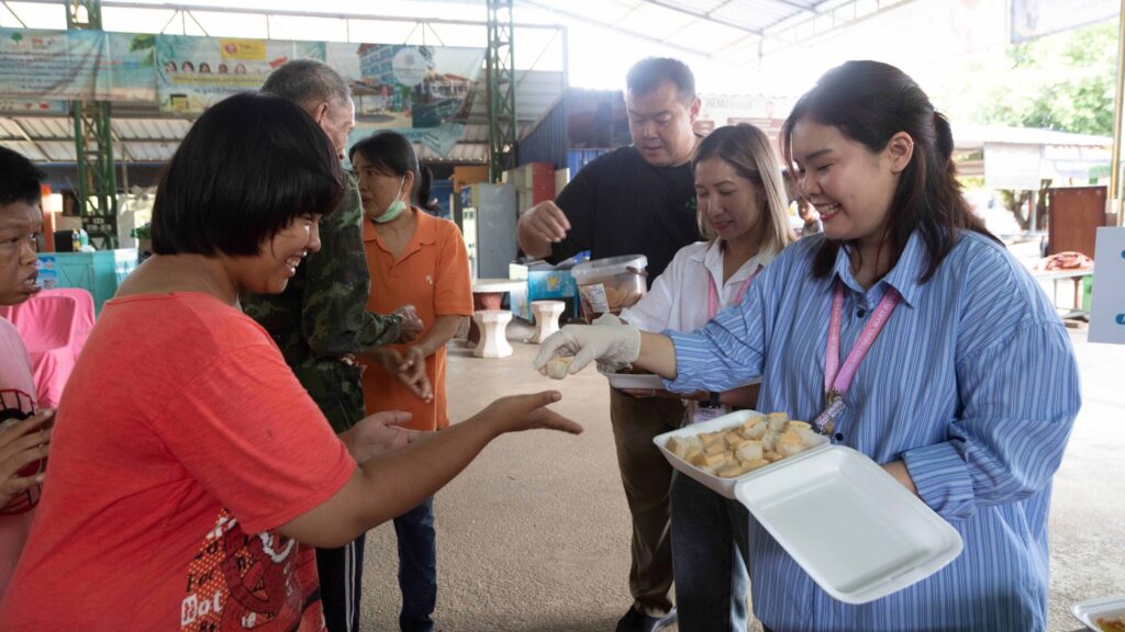 6. TAT team delivers surplus food from TTM+ 2026 to a local community organisation in Chon Buri.