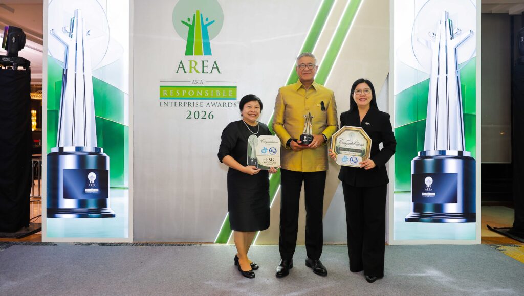 TAT representatives celebrate CF-Hotels’ Green Leadership award at the Asia Responsible Enterprise Awards 2026.