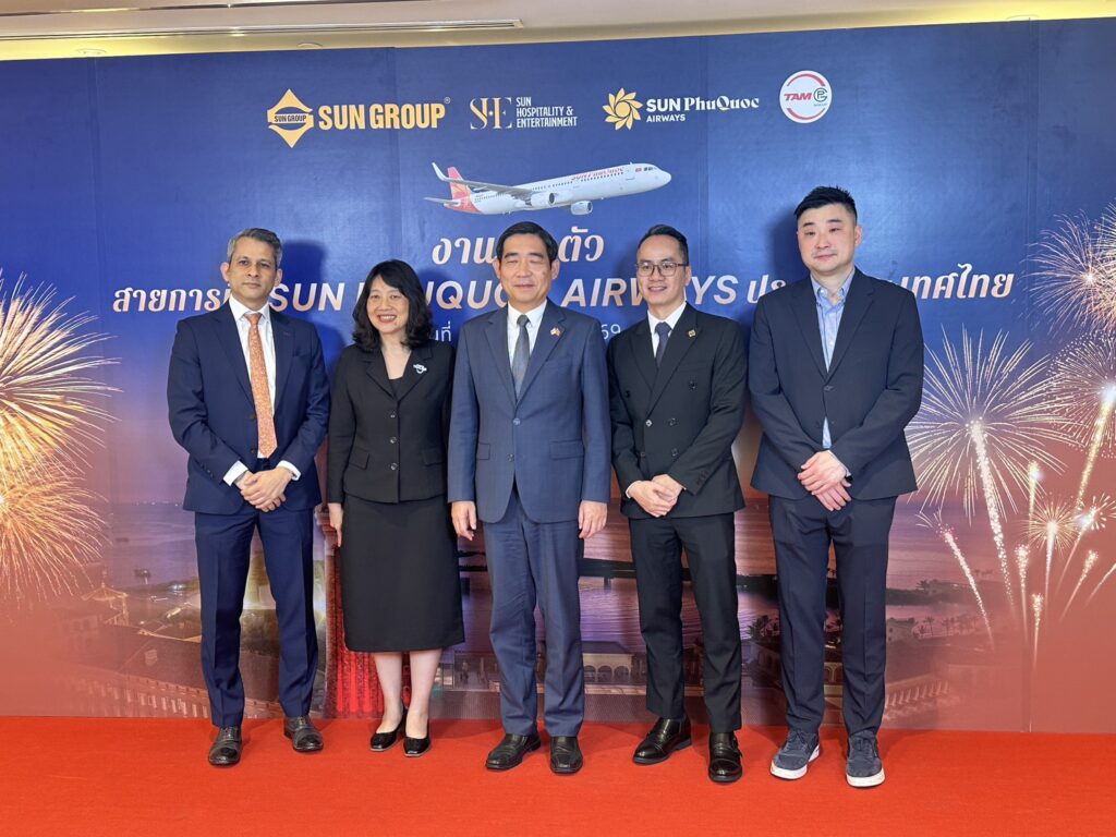 Thai and Vietnamese representatives attend the Sun PhuQuoc Airways Bangkok–Phu Quoc route launch in Bangkok.