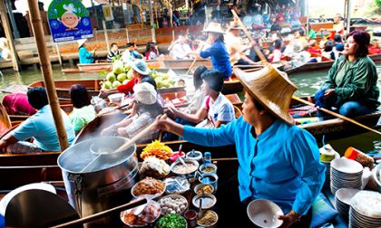 Damnoen-Saduak-Floating-Market