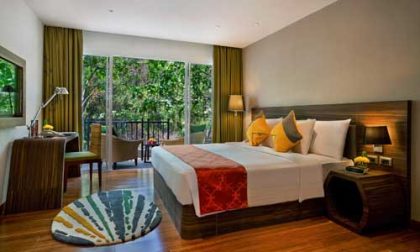 Novotel-Phuket-Karon-Beach-Resort-and-Spa_Deluxe-Room
