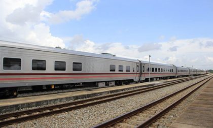 sleek-new-railway-carriages-500-7