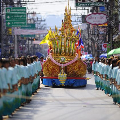 Surat Thani Chak Phra Festival and Boat Races 2017