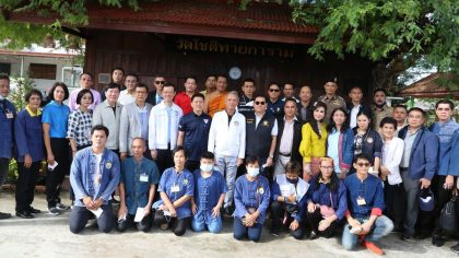 Thai tourism minister leads expats on Ratchaburi canal tour
