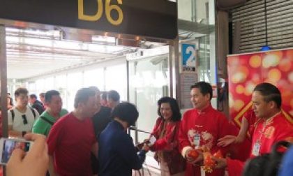 Thailand-welcoming-CN-tourists-19-Feb-2015_02-300x180
