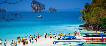 Chinese visitor arrivals, expenditure more than double in Jan-June 2015