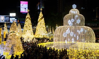 Xmas - NY2017 Lighting at CentralWorld (1) 500